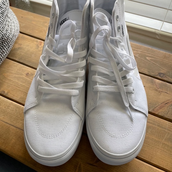 Vans - Picture 12 of 12